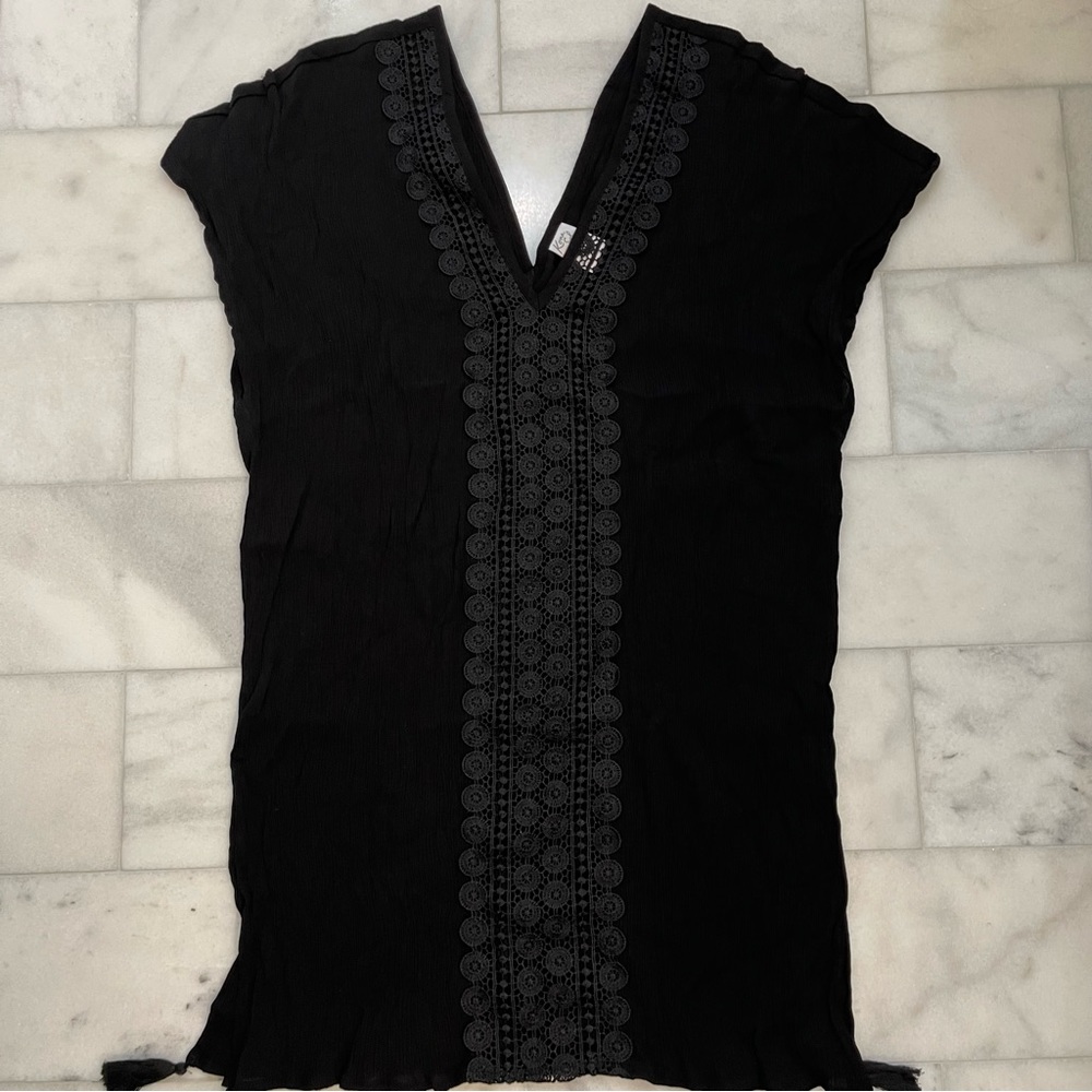 Kona Sol Beach Coverup. Black. Size Large.